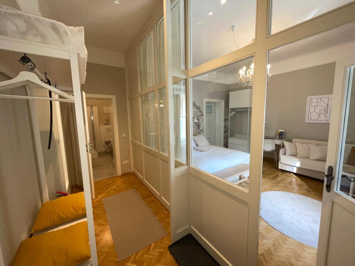White Flat By Grazrentals With Cool Location & Free Parking Екстериор снимка