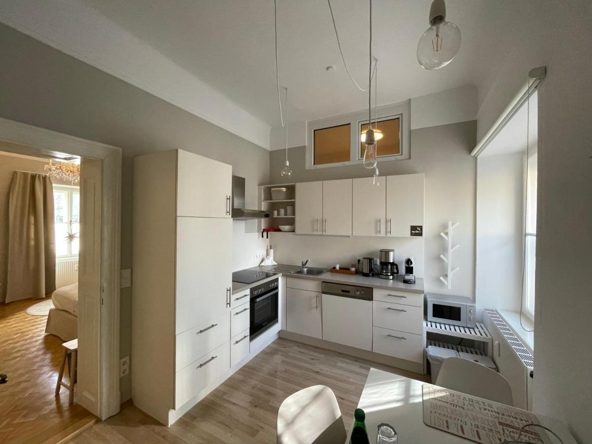 White Flat By Grazrentals With Cool Location & Free Parking Екстериор снимка