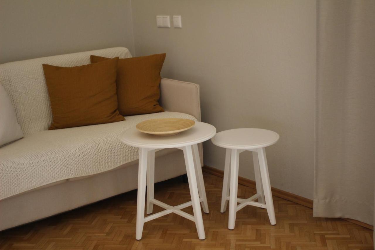 White Flat By Grazrentals With Cool Location & Free Parking Екстериор снимка